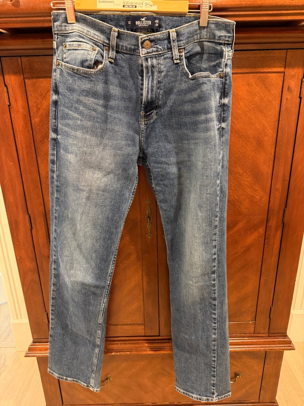 Hollister Men's Straight Jeans in Faded Blue